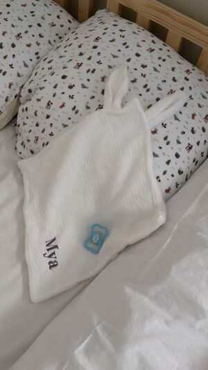 Doudou plat bébé personnalisé en gaze de coton - MYA