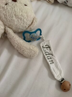 Attache tétine personnalisée avec prénom – Accessoire pratique & sécurisé pour bébé