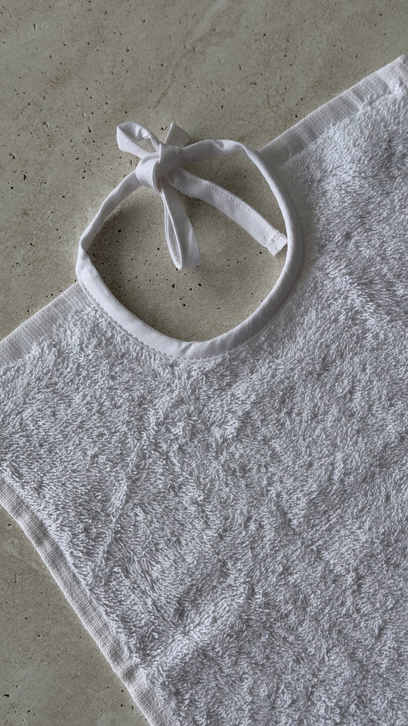Bavoir bébé classique blanc en 100% coton