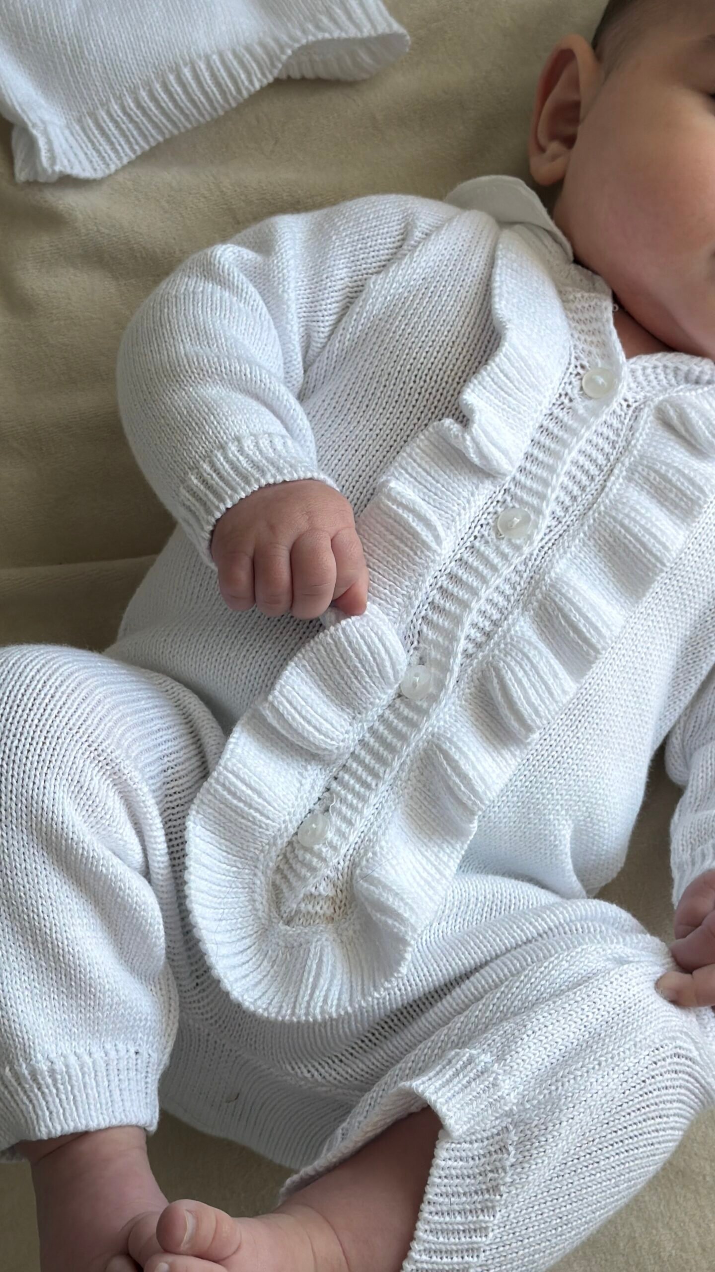 Combi lapin bébé personnalisée en acrylique 100% - Eloise – Image 2